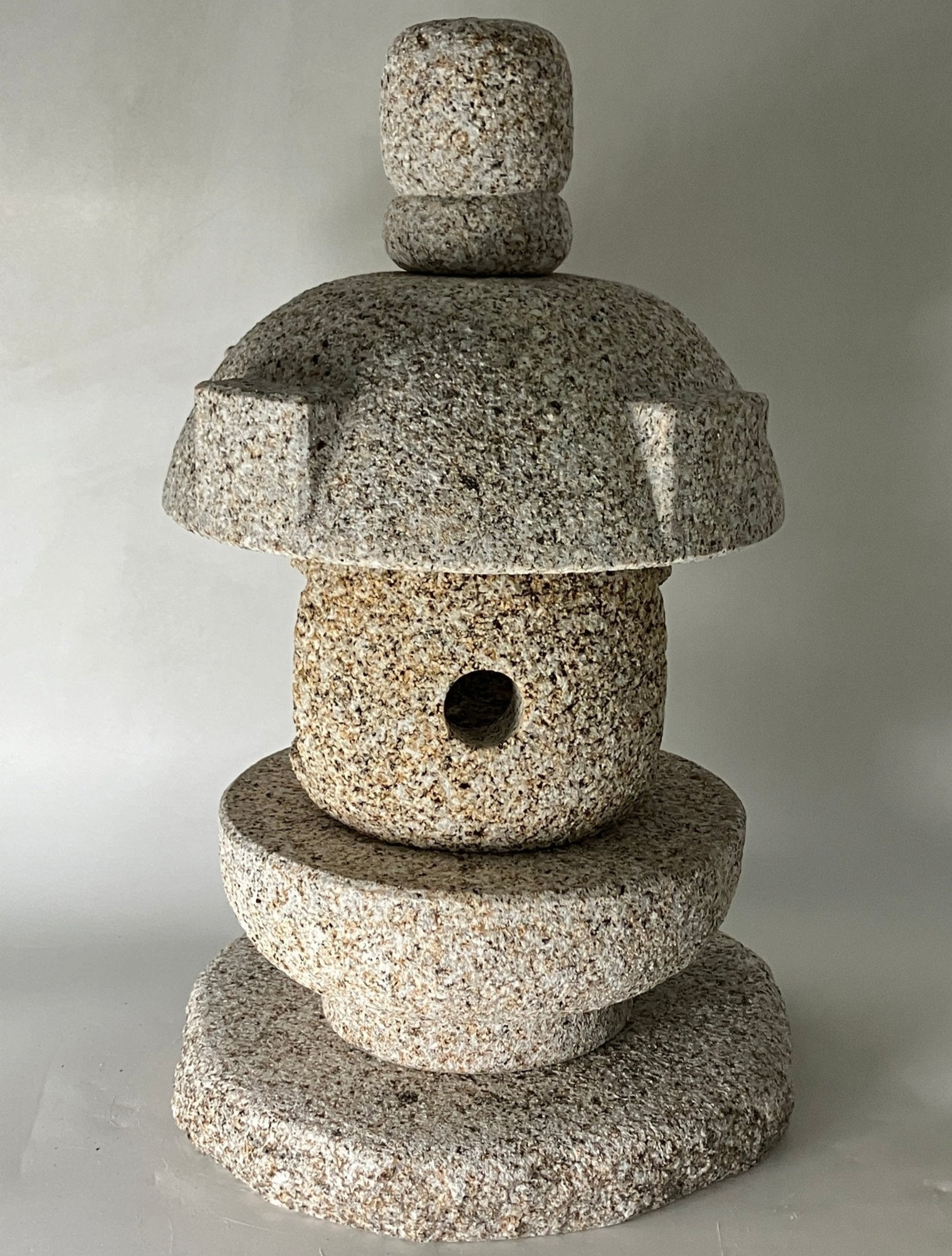 Misaki stone Lantern - japanstones.shop