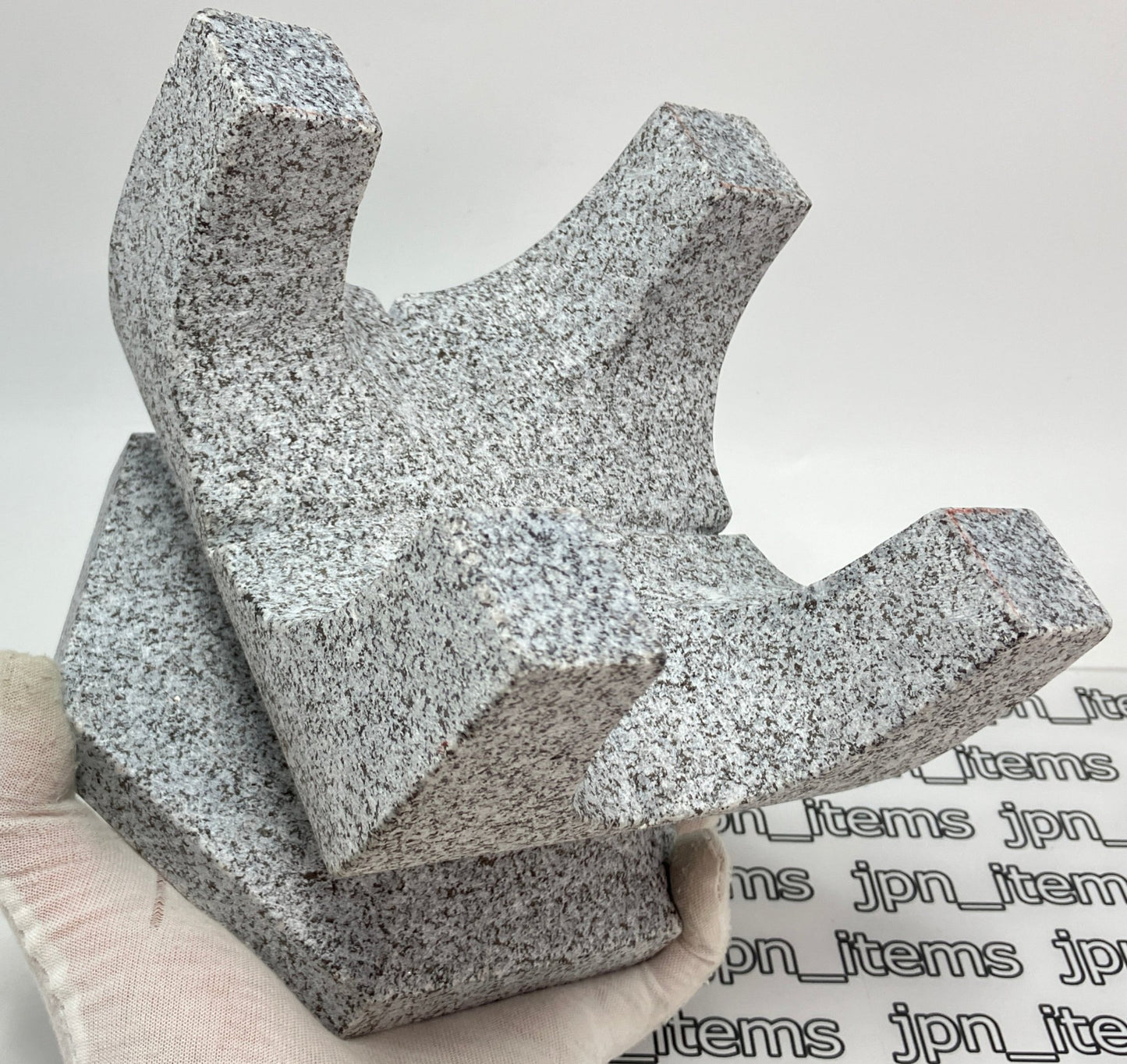 Yukimi Stone Lantern - japanstones.shop