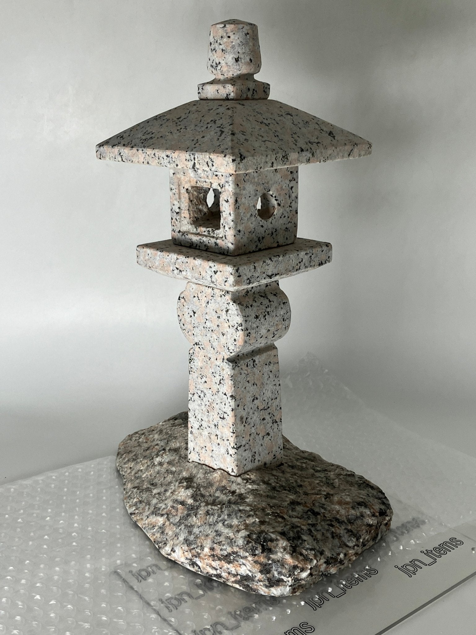 Oribe Stone Lantern - Japanstones.shop